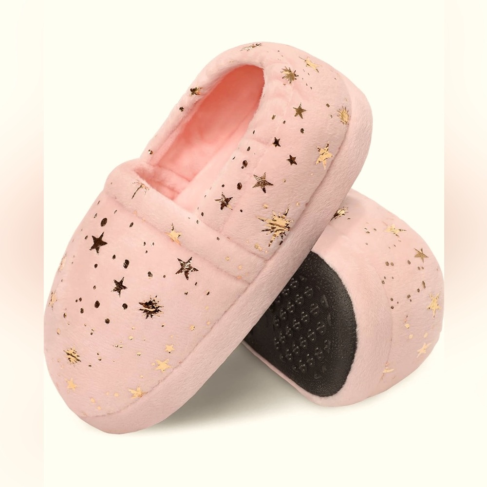 Pink Starry girls Slippers in pink with gold stars size 11/12